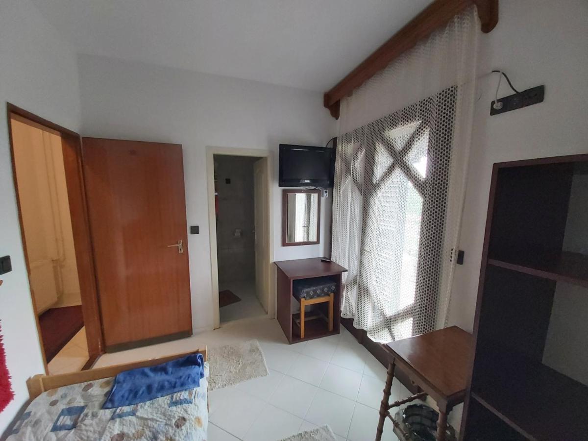 Valcsics Villa Panzio Pécs Extérieur photo